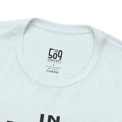 In Diri Blan Sòs Pwa Ak Legim We Trust  — T-shirt Graphic Apparel